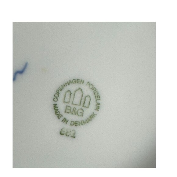 Vintage Bing & Grøndahl Denmark Copenhagen Porcelain Vase #662 Floral Design - Picture 6 of 7